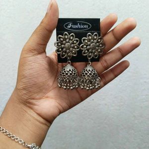 2 Zhumka Earrings