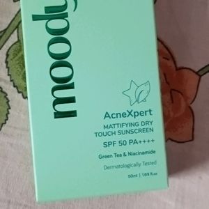 Moody Acne Expert Sunscreen