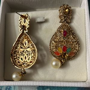 Golden Earnings With Pearl Drop