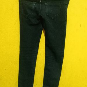 BLACK COLOUR JEANS FOR GIRLS . IN GOOD CONDITION