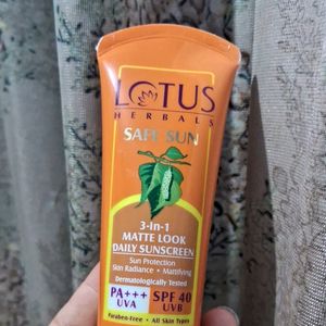 LOTUS SUNSCREEN SPF40