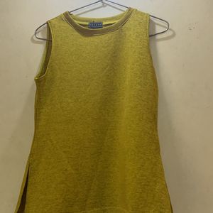 sleeveless tank top