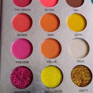 PROUD : Foo Faced eyeshadow Palette 😍✨