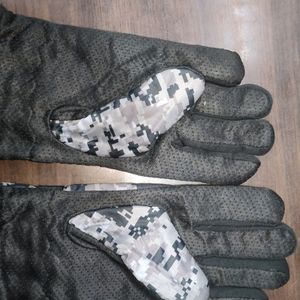 New Hand Gloves 🧤 Army Print And Other Clover