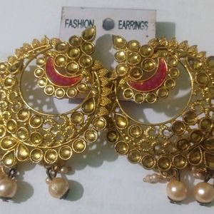 Golden Earrings With Pink Diamonds