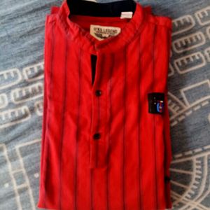 Stylish T-shirt In Red With Dark Blue Strips