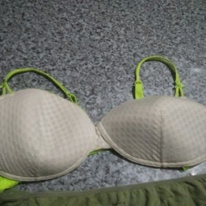 Bra And Panty Set.... Available For Sale Used...