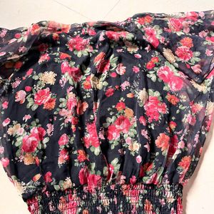 Very pretty Floral Crop Top