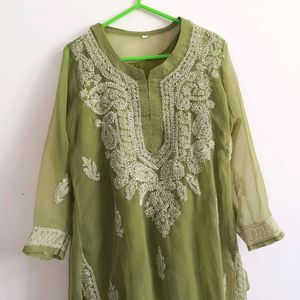 LUCKNOWI CHIKANKARI KURTA With Inner