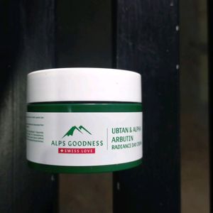 ALPS GOODNESS UBTAN & ALPHA ARBUTIN RADIANCE