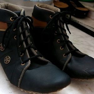 New Branded Boots For Women