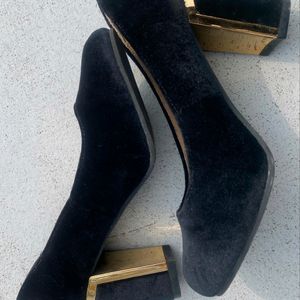 Carlton London Black Heels