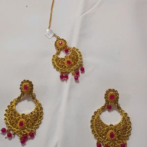 Earings With Maang Tikka