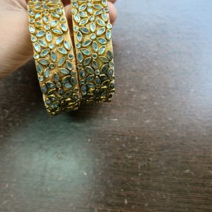 2 Bangles in Gleaming Gold