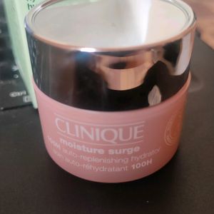 Clinique Moisture Surge