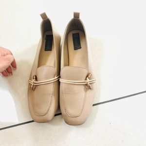 trendy loafers