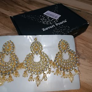 Zaveri Pearls Earrings And Mangtikka Set