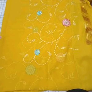 Yellow Saree With Blouse