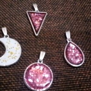 4 Resin Pendent