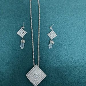 Rhinestone Pendant Necklace With Earrings