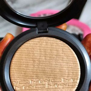 MAC Cosmetic Highlighter