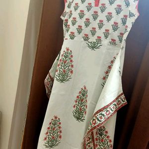 Women Jaipur Kurti Off White Floral Print Cotton