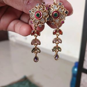 Earings Whith Earchine