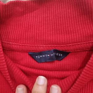 Tommy Hilfiger Turtle Crop Top