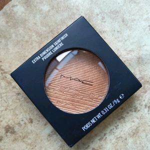 MAC Skinfinish highlighter