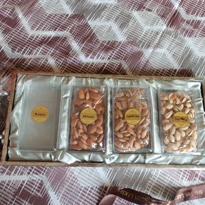 Dryfruits Gifting Tray