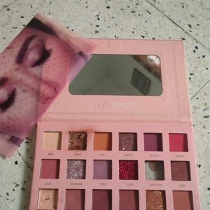 Huda Beauty NUDE Eyeshadow Palette