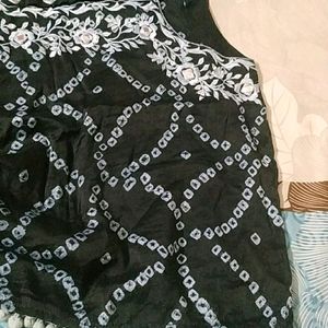 Bandhej Chikankari Embroidered Kaftan