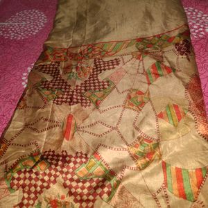 Women Light Weight Silk Like Saree