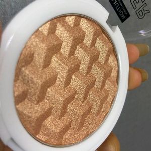 Makeup Revolution Suger Highlight Highlighter