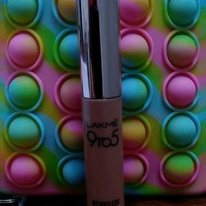 Lakme 9To5 Weightless MatteMousse Lip & Cheek Tint