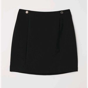 H&M Black Mini skirt