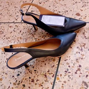 Black Pointed Heels Fyre Rose