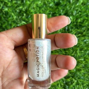 MYGLAMM Magic Potion Roll On Illuminator