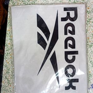 Reebok T-shirt Size L