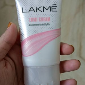 Lakme Lumi Cream