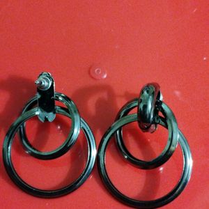 Metal Black Interconnected Earrings