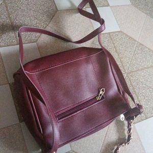 MAROON WITH GOLDEN BORDERED SLING BAG!!!! ❤️