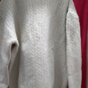 Off White Comfy Sweatshirt