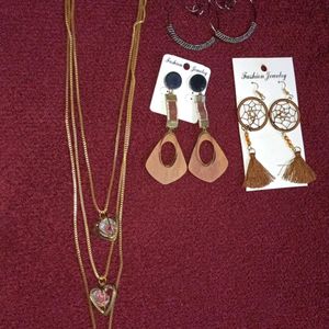 set Of 5 Jewellery Pieces!! 3 earrings 1 Necklace