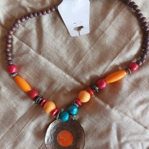 BEADED WOODEN AND METAL JWELLERY SET