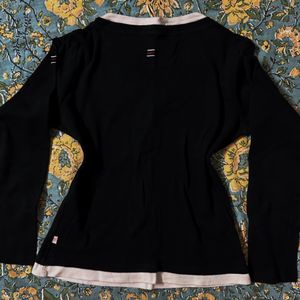 Black Colour Sweatshirt Type Top