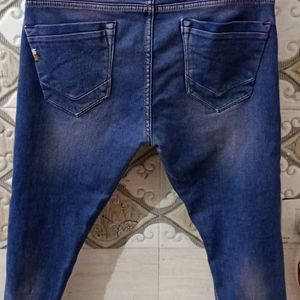 Man Faishonable Jeans