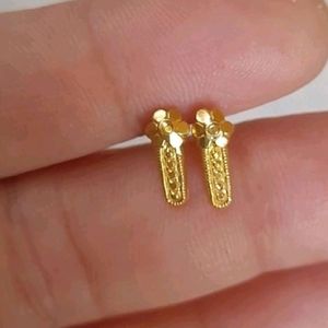 (2)🪙18 Carat Real Gold Studs