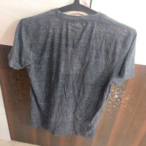 Lee Grey Tshirt For Men - M Size