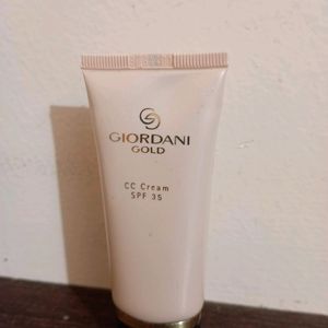 ORIFLAME GIORDANI GOLD FOUNDATION